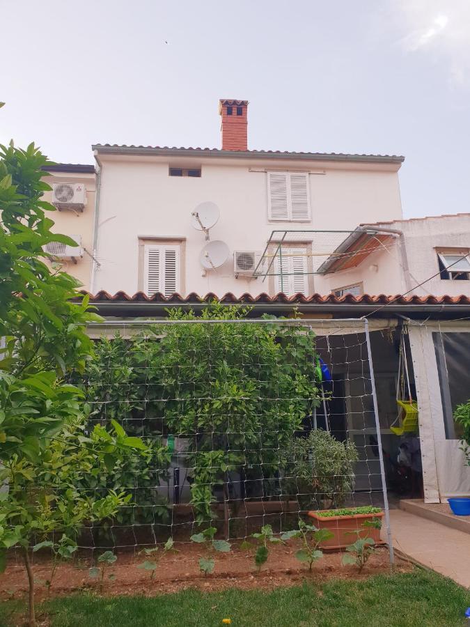Guesthouse Fatuta Cres Buitenkant foto